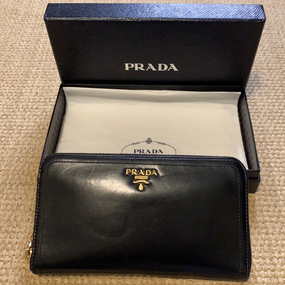 Prada Vintage Wallet AUTHENTICATE